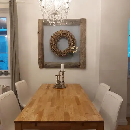 格兰斯堡公寓 *