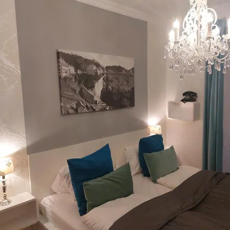 格兰斯堡公寓 *